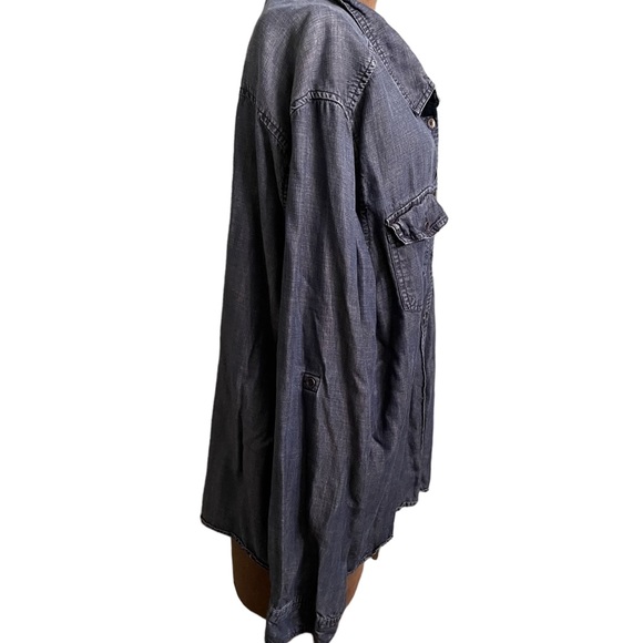 Women’s Design by Olivia Medium Wash Button Down Jean Shirt, Size 3 XL - Picture 2 of 4